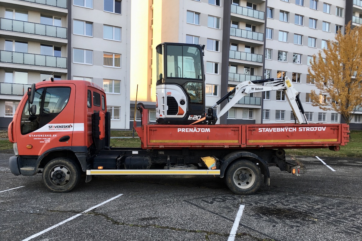 AVIA D100 na prenajom autodoprava Košice
