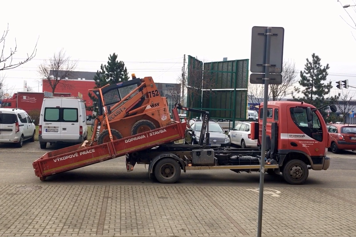 Locust L752 - stavebné stroje Kosice