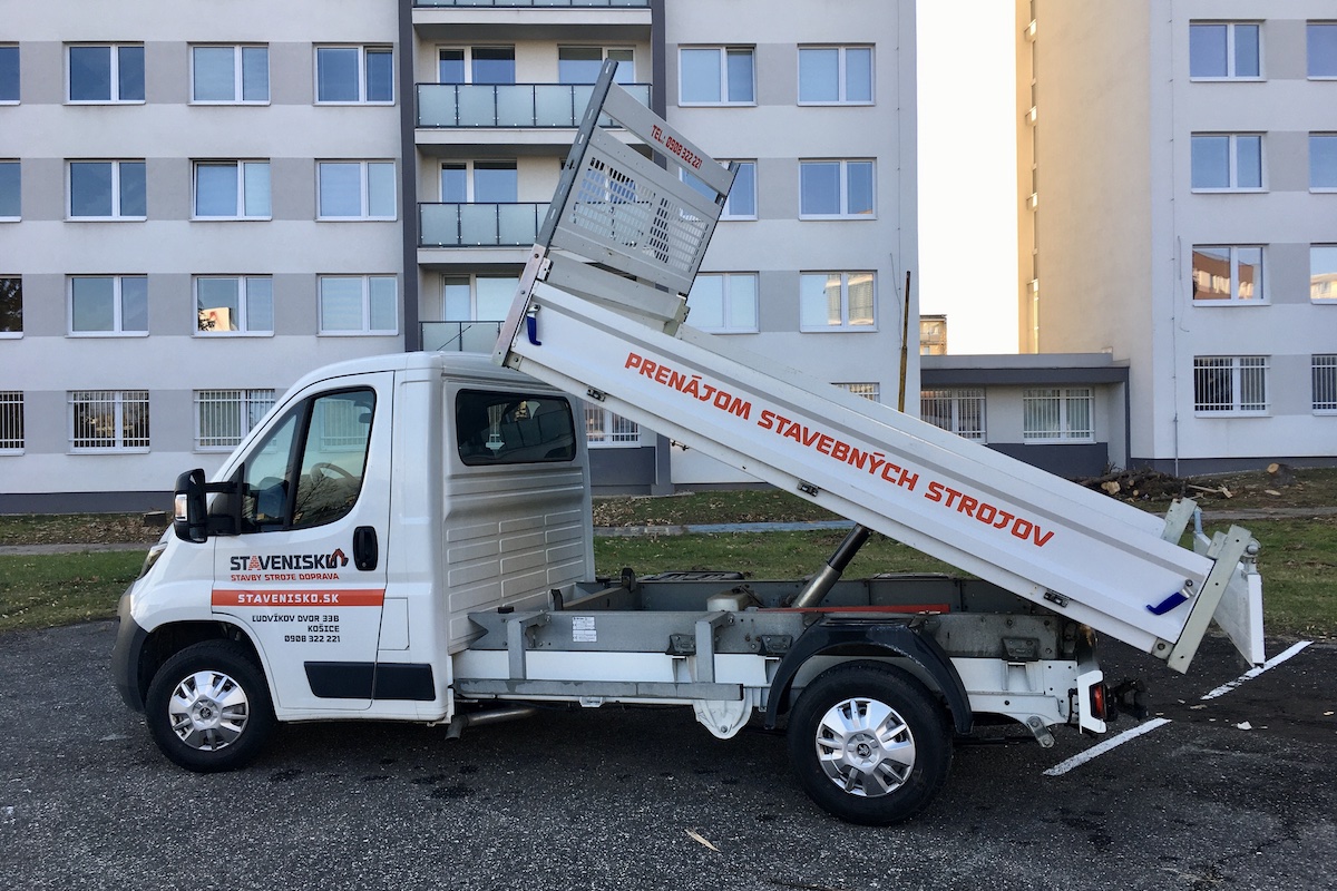 PEUGEOT BOXER sklápač prenájom Košice